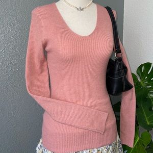 Active usa pink long sleeve v neck